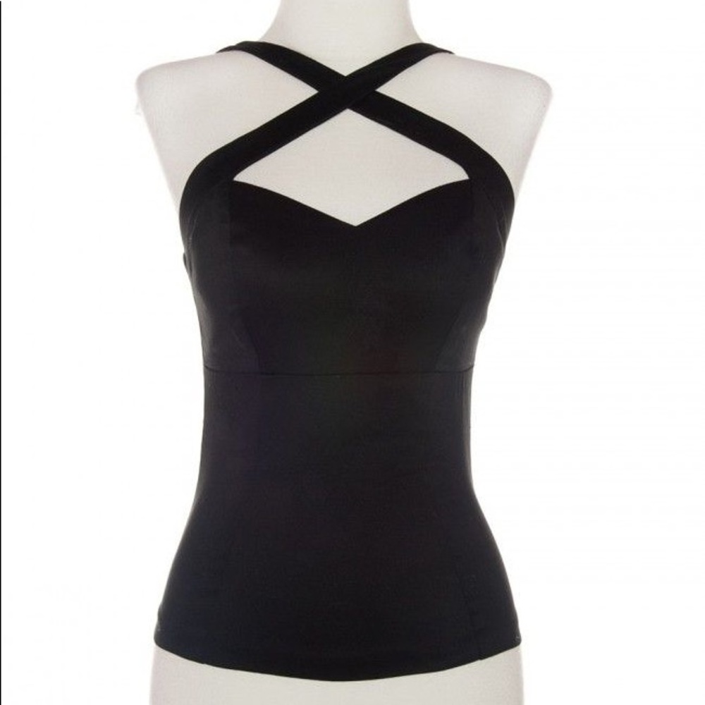 Voodoo Vixen black cross from top, s, Deadly Dames